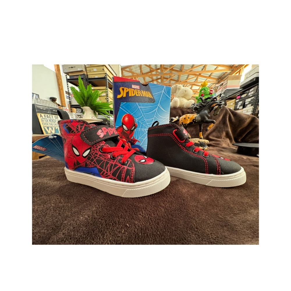Spider-Man Kids Sneakers size 8 toddler